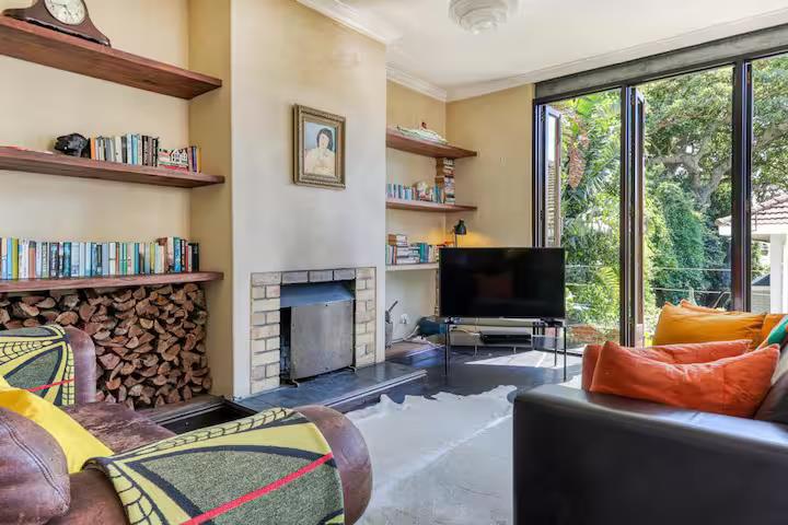 To Let 4 Bedroom Property for Rent in Tamboerskloof Western Cape